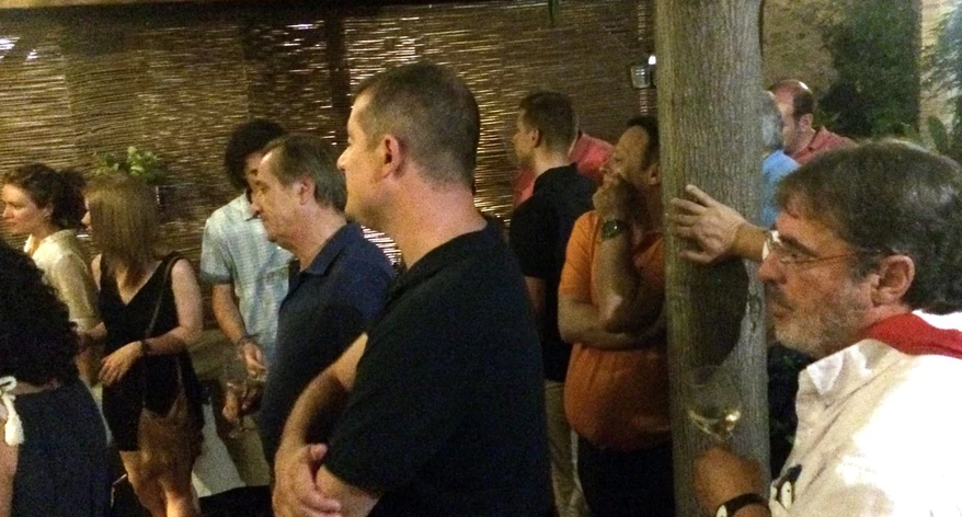 Escoltant el president. Escoltant el president.