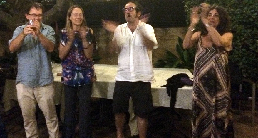 L'artista, a la dreta de la imatge. L'artista, a la dreta de la imatge.